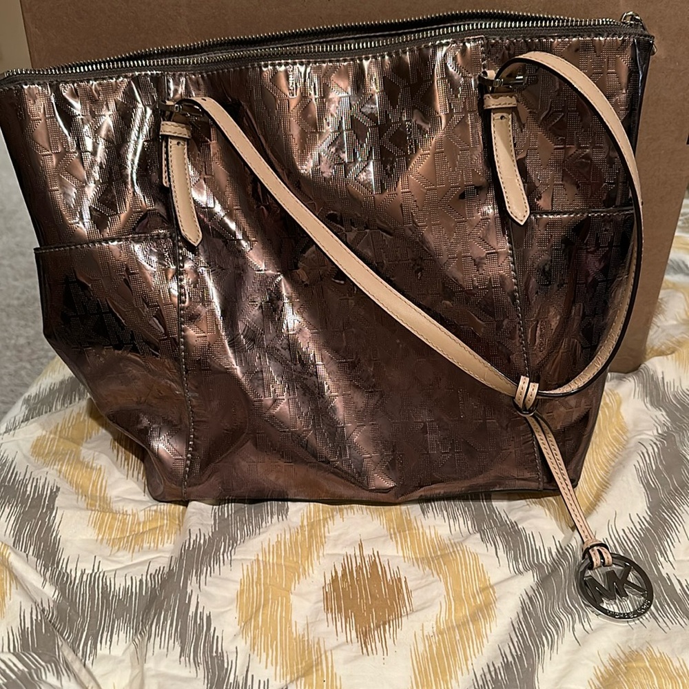 Micheal Kors purse